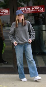       zoe080821BZNimage128.jpg