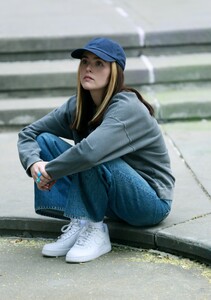       zoe080821BZNimage132.jpg