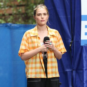        zoe100821BZNimage113.jpg