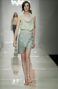 130176986_Byblos2001WomenRTW55.thumb.jpg.99147b04e165e9fbff894398d7a39352.jpg