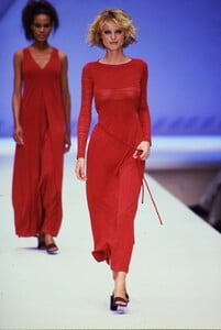 1323532959_LES-COPAINS-SPRING-1997-CATWALKARCHIVES(10).thumb.jpg.0c416da49676331c678a44c6b504665b.jpg