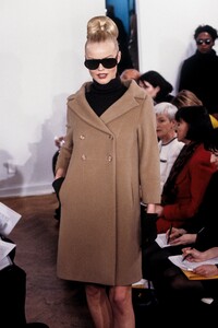 1340526820_MichaelKors1995WomenRTW64.thumb.jpg.569d31e11e43b6237302d8b5bd1e2860.jpg