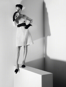 He-Cong-Txema-Yeste-Harpers-Bazaar-China-September+(10).jpg