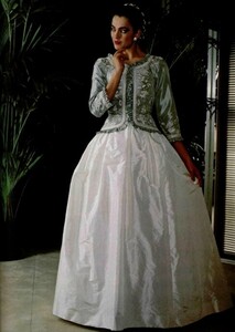 1369900944_pierrebalmain82.thumb.jpg.443647d53d5326eb72a442546b9d406e.jpg