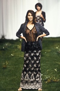 1376139674_EmanuelUngaro1999WomenRTW9.thumb.jpg.b645db3dae22e35e322ec1d914c5d2ad.jpg