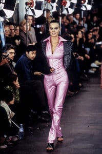 1382225022_XulyBet1997WomenRTW61.thumb.jpg.c7bdd7c50abdd60c7d02ca30d8807369.jpg