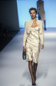 1385908795_SalvatoreFerragamo1998WomenRTW72.thumb.jpg.6929d67a2236bdf164116997705b356a.jpg