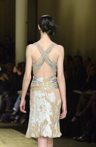 13860876_Valentino2001HauteCouture111.thumb.jpg.4fd90d23fbe052750a211108ca4361b0.jpg