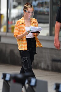        zoe100821BZNimage127.jpg