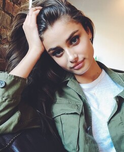 1430377162_TaylorHill56799740full-taylor-marie-hill.thumb.jpg.cfe1ef8a574e6397816e09e4861516a6.jpg