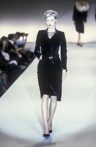 1447840354_Blumarine1998WomenRTW48.thumb.jpg.fad8d8886900144e3263f8b34d039a1e.jpg