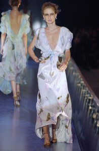 Fendi SS 2004 - 69 - Natasa Vojnovic.jpg