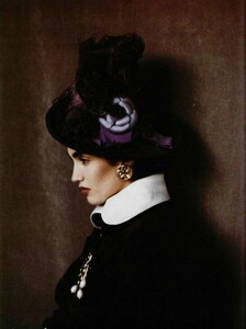 1475956355_LOfficielFrance1988divertissementbycynthiahempton1.thumb.jpg.798025fe2c803ee536bb5f716cfc0ad4.jpg
