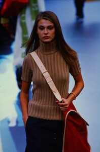 1476637556_louis-vuitton-ss-2000(4).thumb.jpg.fa38171a66b8b0d2916a6b56228314dd.jpg