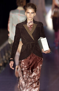 Fendi SS 2004 056.jpg