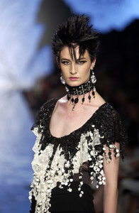 1501147454_Valentino2001HauteCouture72.thumb.jpg.58ce251261c15a7d7ab1d4194dd2e328.jpg