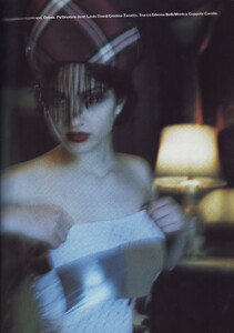 1504976175_GlamourItalyMay199808.thumb.JPG.f3d03c8786f5cc799fc3ced18a590b3e.JPG