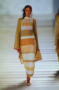 1513304931_MISSONI-SPRING-1999(27).thumb.jpg.bfdd01f35a32c983a116f03dc9268a7b.jpg