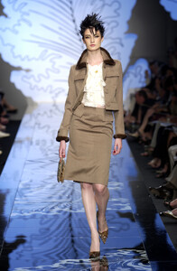 151735657_Valentino2001HauteCouture28.thumb.jpg.87290d66caf79c3a95bc88cc66954596.jpg