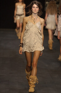 Anna Davolio at Anna Molinari SS 2004 01.jpg