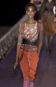 Fendi SS 2004 062.jpg