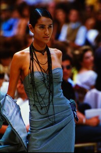 1549707932_emanuel-ungaro-hc-fw-1998(9).thumb.jpg.2652adba881c28a106b03726dde22a7b.jpg
