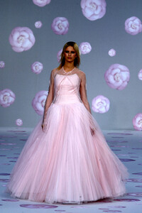 1555894587_Chanel2002HauteCouture130.thumb.jpg.e8db92d92d64d912efe6f14c461ed05b.jpg