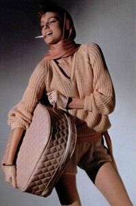 1564296402_chairsetoffeslofficiel1983bydorazio1.thumb.jpg.6c0431b7f11d771b2e557de69b8784fb.jpg