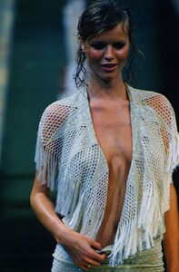 1576803764_chloe-ss-2000(11).thumb.jpg.818972faea0e5f52b80751c10bfc0b14.jpg