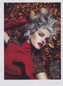 1606890234_Mert__Marcus_US_Vogue_September_2009_12.thumb.jpg.1c4d6f71d57d3b75b556e61d415002cc.jpg
