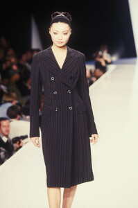 1623724165_DonnaKaran1995WomenRTW30.thumb.jpg.a61806f17967b08efd939cb5b52d113c.jpg