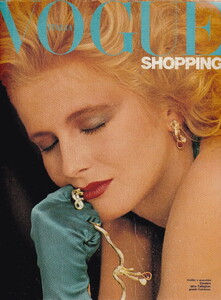 1643108247_VogueItaliaJune1982.thumb.jpg.c742f14f7e8e1c973ae66685198403ec.jpg