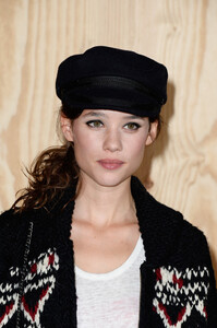 Astrid+Berges+Frisbey+Isabel+Marant+Photo+va3U7JlUtZ8x.jpg