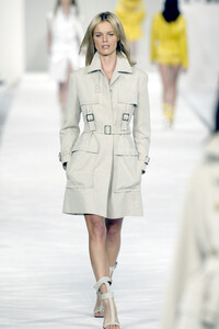 1655623139_MaxMara2003WomenRTW7.thumb.jpg.2193c5a0725f0adae0550bc29e85d632.jpg