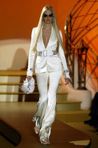 1709606548_GianniVersace2004HauteCouture4(1).thumb.jpg.fb7a67509bb9e5eaaab439e70f774cd6.jpg