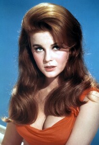 Ann Margret - lowcut red dress.JPG