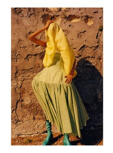 mona 2021-08-01 Vogue Italia-page-015.jpg