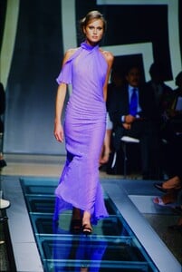 1772071752_Atelier-Versace-Fall-2000(6).thumb.jpg.03681113fa3f613a766afed10996cbe4.jpg