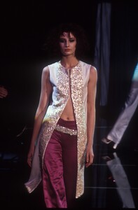 1802468726_Versace1999WomenRTW70.thumb.jpg.ec688d9f3260ad5d2e457409cac3627c.jpg