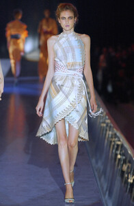 Fendi SS 2004 - 53 - Mateja Penava.jpg