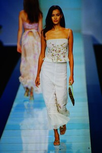 1828971666_VALENTINO-SS-2000(3).thumb.jpg.9211ab2cca114707d8f4799ea6df5957.jpg