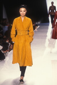 1852496014_DonnaKaran1995WomenRTW9.thumb.jpg.628511a1699889840455446bc0160039.jpg