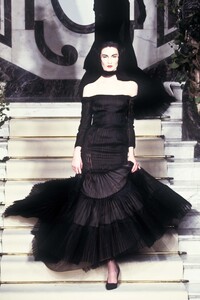 185709126_JeanPaulGaultier1999HauteCouture121.thumb.jpg.d57c1c7e6221f30d8ddf6fa7a2b0f559.jpg