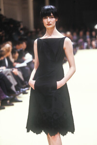 1859819607_PierreBalmain1999HauteCouture40.thumb.jpg.a4f2c10aebb22dfe0d1ccf1349db3e5d.jpg