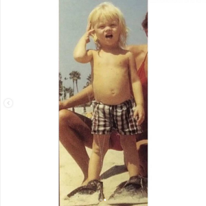 1865942545_Screenshot2021-08-24at16-31-57LeonardoDicaprioaufInstagramPhotosofBabyLeoleonardodicaprio.thumb.png.d3c9549a18eb0ced6e14d48d0ce7e8f5.png