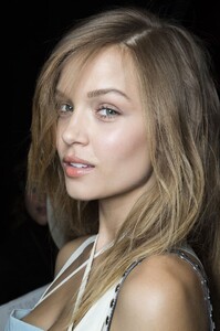 1896448570_JosephineSkriver467899765679097655679740full-josephine-skriver.thumb.jpg.783e8e2351dcd3423f01f305d53f1215.jpg