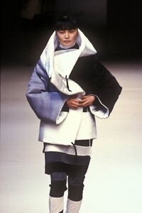 1916062055_IsseyMiyake1995WomenRTW88.thumb.jpg.a82a2cc16642bfd967659b85c6faff18.jpg