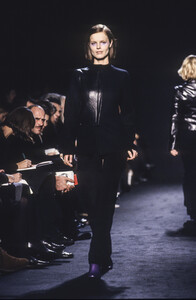 192778694_CostumeNational1999WomenRTW71.thumb.jpg.31a65d62a374f4a714b3ad031421c2aa.jpg