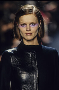 1930524475_CostumeNational1999WomenRTW92.thumb.jpg.557be18e6170d6f30cd98d1576dcdffe.jpg