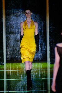 1932637175_ATELIER-VERSACE-SPRING-1999(2).thumb.jpg.a2b365203337c14a4e803e1cdf4baf3c.jpg